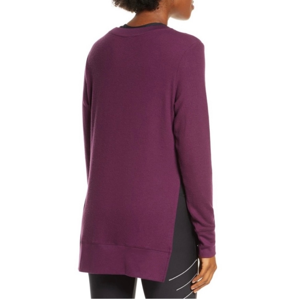 ALO Yoga Glimpse Long Sleeve Top Pullover
Sweatshirt